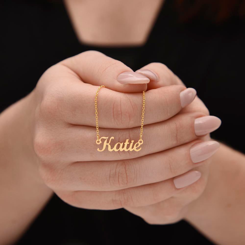 Custom Name Necklace for Daughter – Personalized Gift from Mom or Dad